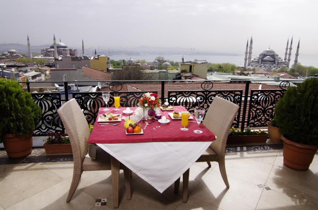 RAST HOTEL SULTANAHMET - image 2