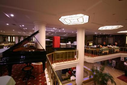 Istanbul Royal Hotel - image 12