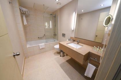 Courtyard by Marriott Istanbul West - image 11