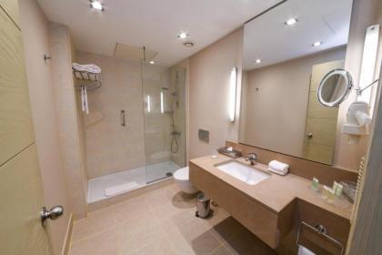 Courtyard by Marriott Istanbul West - image 12