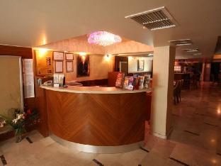 Q Inn Hotel - image 5