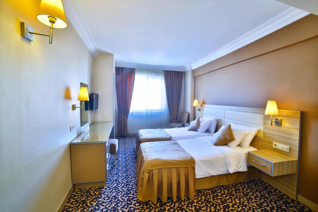 Grand Emin Hotel - image 4