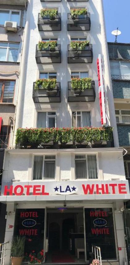 Hotel La White - image 1