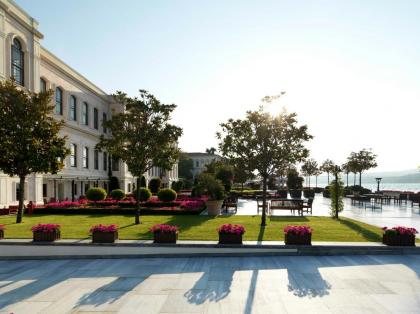 Four Seasons Hotel Istanbul At The Bosphorus - image 11