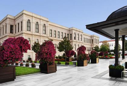 Four Seasons Hotel Istanbul At The Bosphorus - image 2