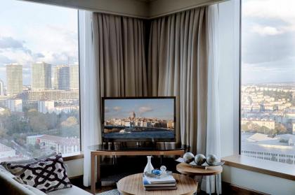 Renaissance by Marriott Istanbul Polat Bosphorus Hotel - image 6