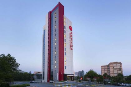 Ramada Hotel And Suites Istanbul Atakoy - image 1