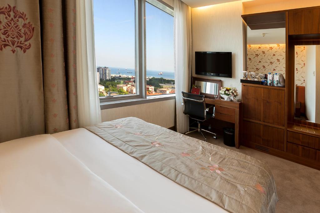 Ramada Hotel And Suites Istanbul Atakoy - image 6