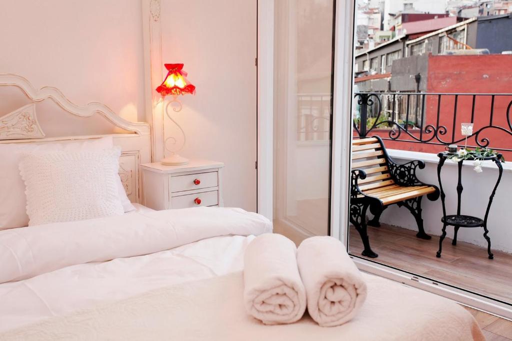 The White Swan Suites Beyoglu - image 6