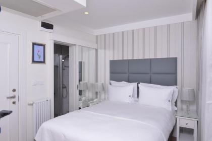 Ten Rooms Istanbul Hotel - image 20