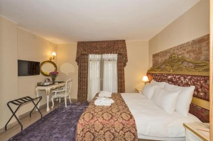 By Murat Royal Hotel Galata - image 14