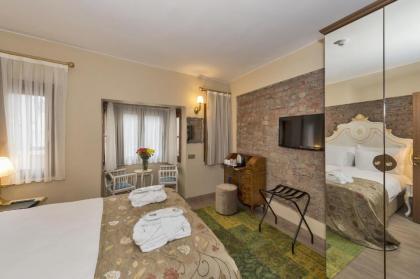 By Murat Royal Hotel Galata - image 15