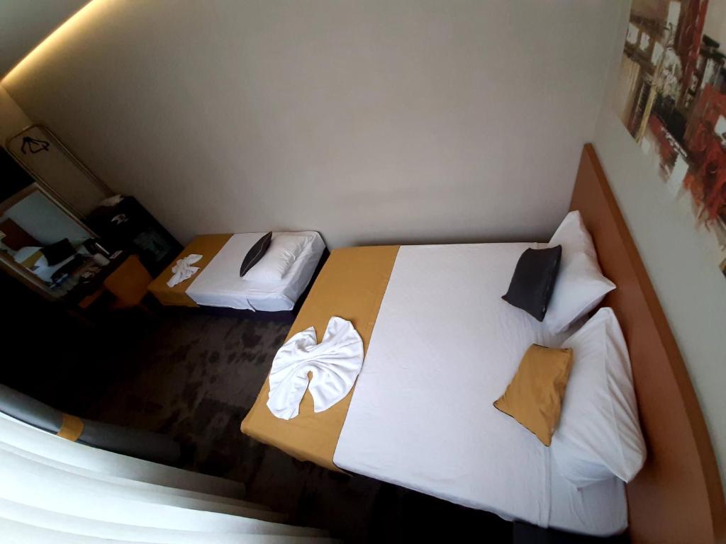 Sapko Airport Hotel - image 7