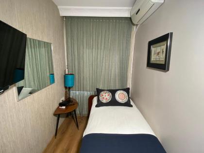 Four Doors Hotel - image 12