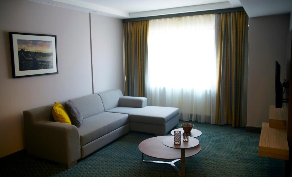 Tophane Suites - image 2