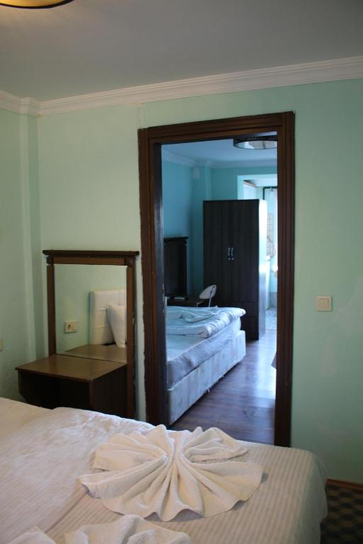 Happy Suite Boutique Hotel - image 2