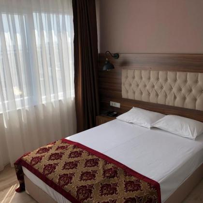 The Reina Hotel - image 10