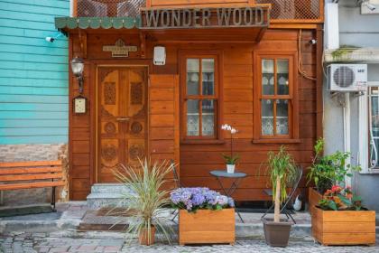 Wonder Wood Hotel - image 1