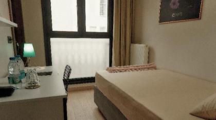 Campus Boutique Hotel - image 14