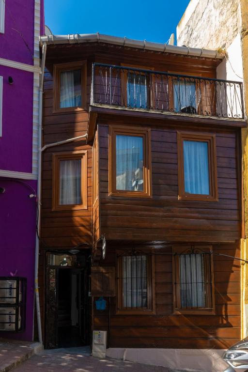 Taksim Wooden House Hostel - image 2