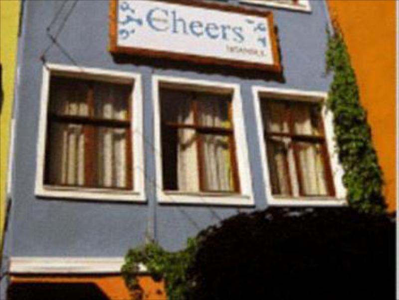 Cheers Hostel - main image