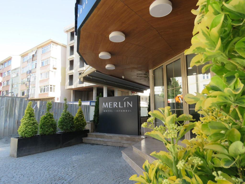 Merlin Hotel - main image