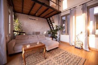 Disinfected Loft w/Terrace in Taksim - image 16