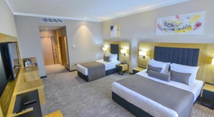 QUA COMFORT HOTEL - image 19