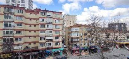 Modern Decorated Fascinating Comfy Flat in Center - image 19