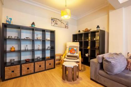 Flat with Garden Close to Coast in Uskudar Istanbul 