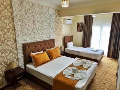 Rose Suite & Hotel - image 15