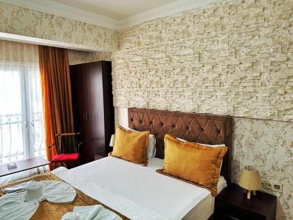 Rose Suite & Hotel - image 8