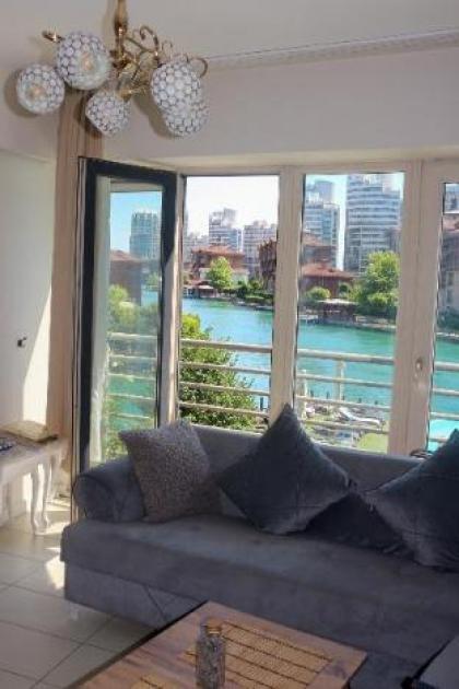 Charming 1-bedroom appartment with a great view - image 2