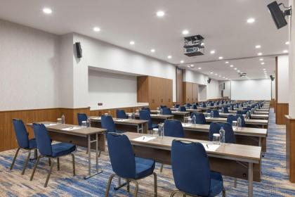 Hampton by Hilton Istanbul Arnavutkoy - image 15