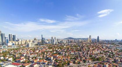 Central Flat with Amazing City View in Atasehir - image 2