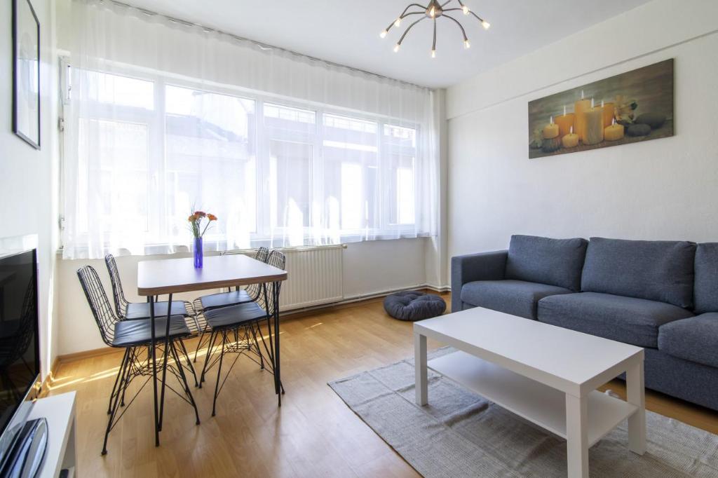 Lovely and Central Flat with Balcony in Sisli - main image