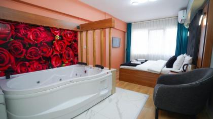 Lukka Suit Hotel - image 5