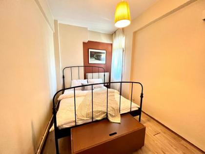 WONDER HOMES- Spacious Flat 4BR 4ACs Taksim pmr4 - image 10