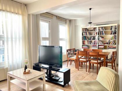 WONDER HOMES- Spacious Flat 4BR 4ACs Taksim pmr4 - image 12