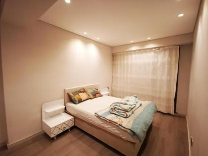 Lovely 2 bedroom feels like your home - image 13