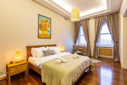 Enchanting Flat in Beyoglu with Bosphorus View - image 2