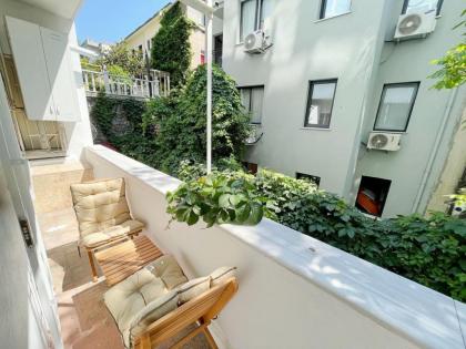 Dreamy Apartment with Balcony in Cihangir - image 3