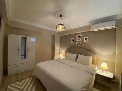 Stylish Flat near Pera Museum in Beyoglu - image 11