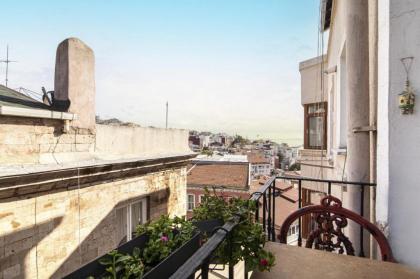 Stylish Flat with Balcony in Beyoglu Istanbul 