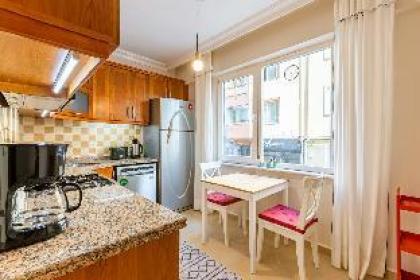 Colorful Flat near Popular Attractions in Sisli - image 17