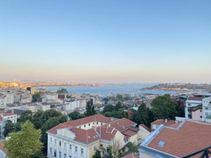 Flat w Sea View Balcony 3 min to Istiklal Street 