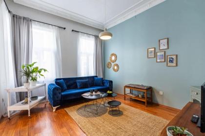 Vibrant Flat in Beyoglu with Central Location - image 5