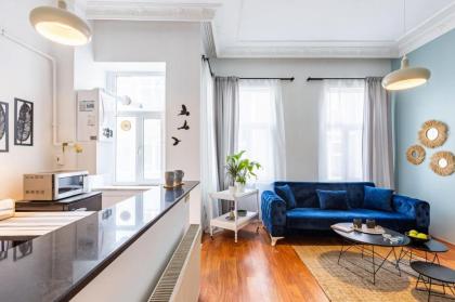 Vibrant Flat in Beyoglu with Central Location - image 8