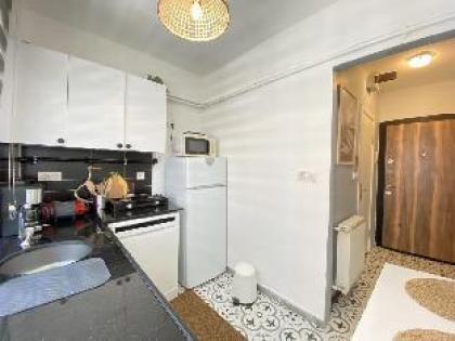 Sleek Studio Flat in Beyoglu with Central Location - image 11