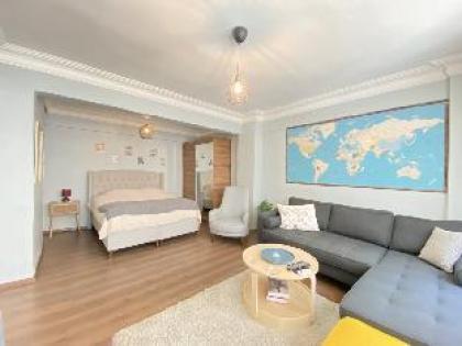 Sleek Studio Flat in Beyoglu with Central Location - image 6